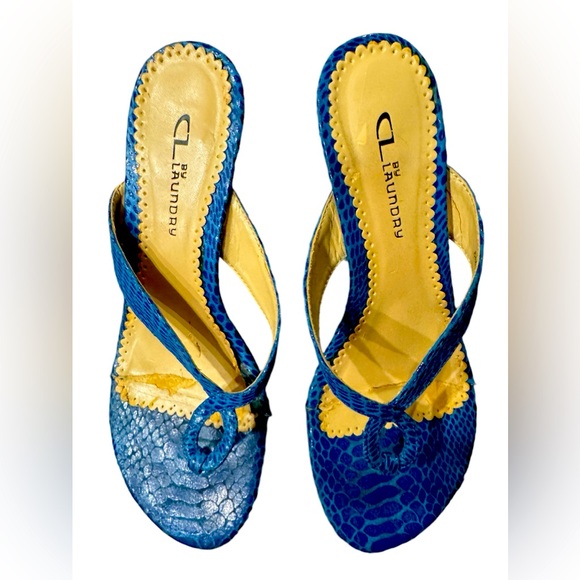 CL LAUNDRY TURQUOISE SANDALS, Size 8M, see pictures for some wear - Picture 2 of 4